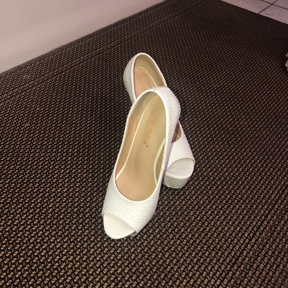 White High Heels - Picture 1 of 8
